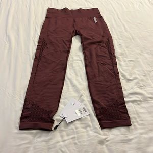 NWT gymshark energy seamless leggings size large winter berry